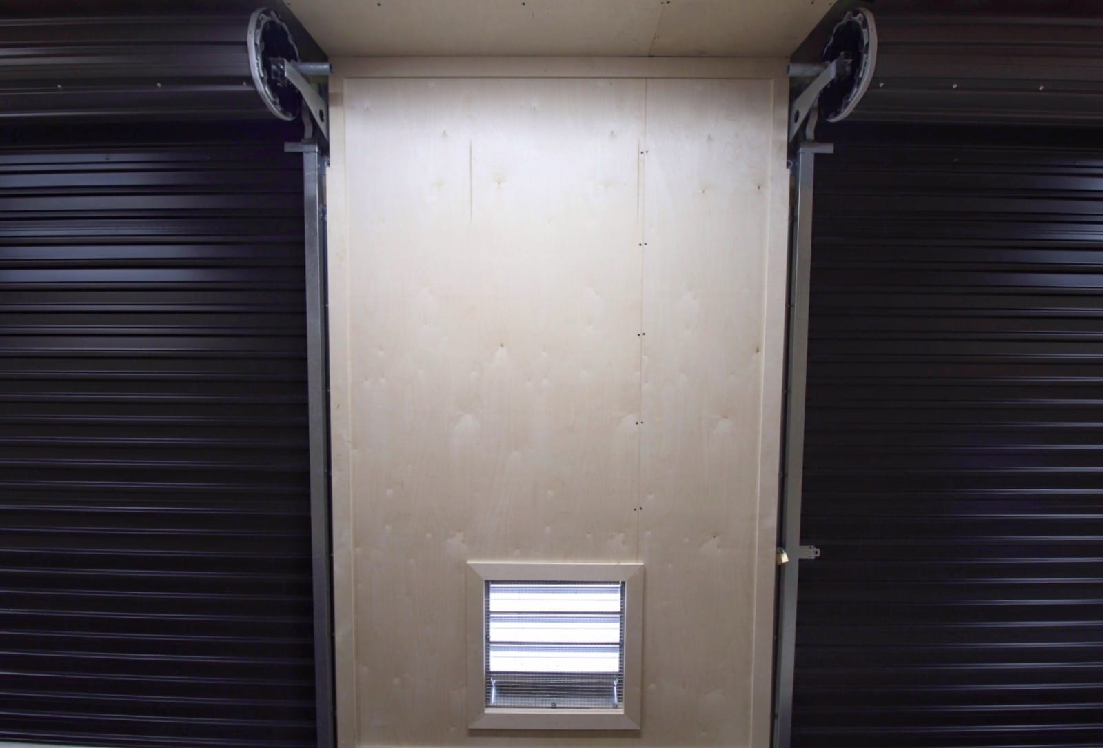 40&prime; Compressor Room - STARMAX Containers PTY. LTD