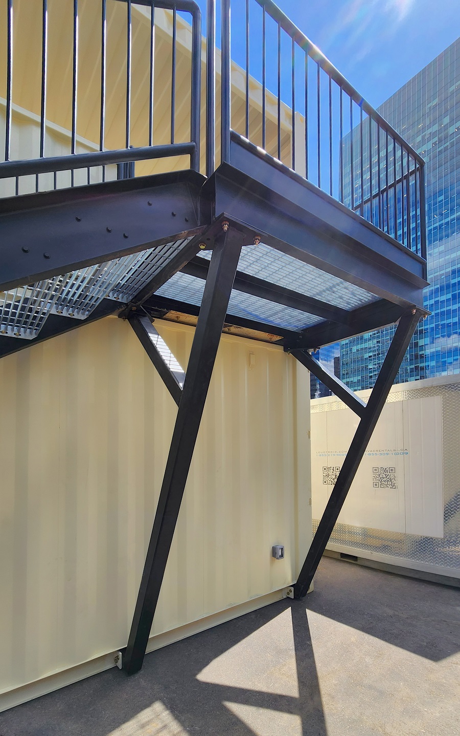 40&rsquo;HC VIP Area with Patio for the Oilers - STARMAX Containers PTY. LTD