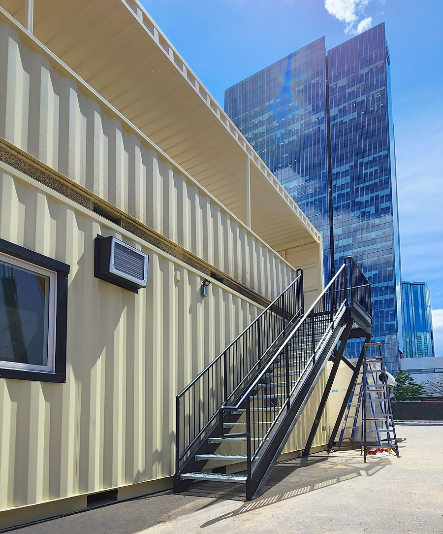 40&rsquo;HC VIP Area with Patio for the Oilers - STARMAX Containers PTY. LTD